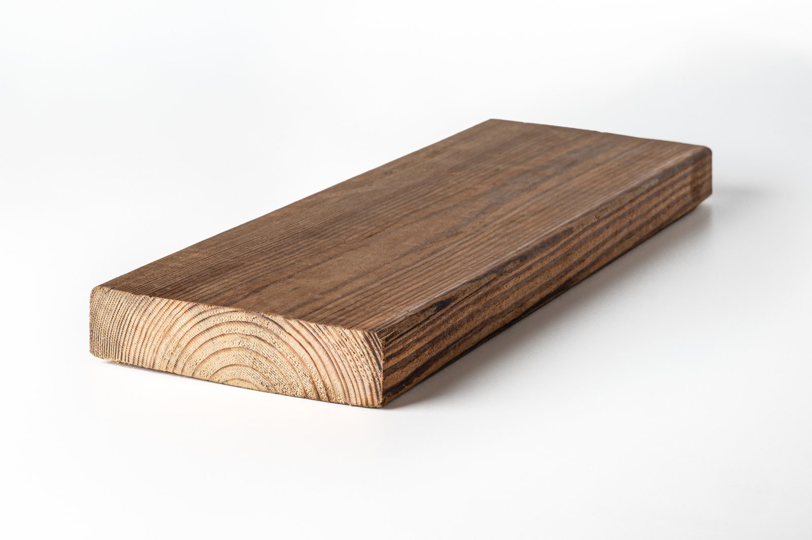 Terasinė lenta pušis 28x120x3000/3600/4200/4500/5100/5400 – rudai impregnuota, lygus PB profilis, AB klasė